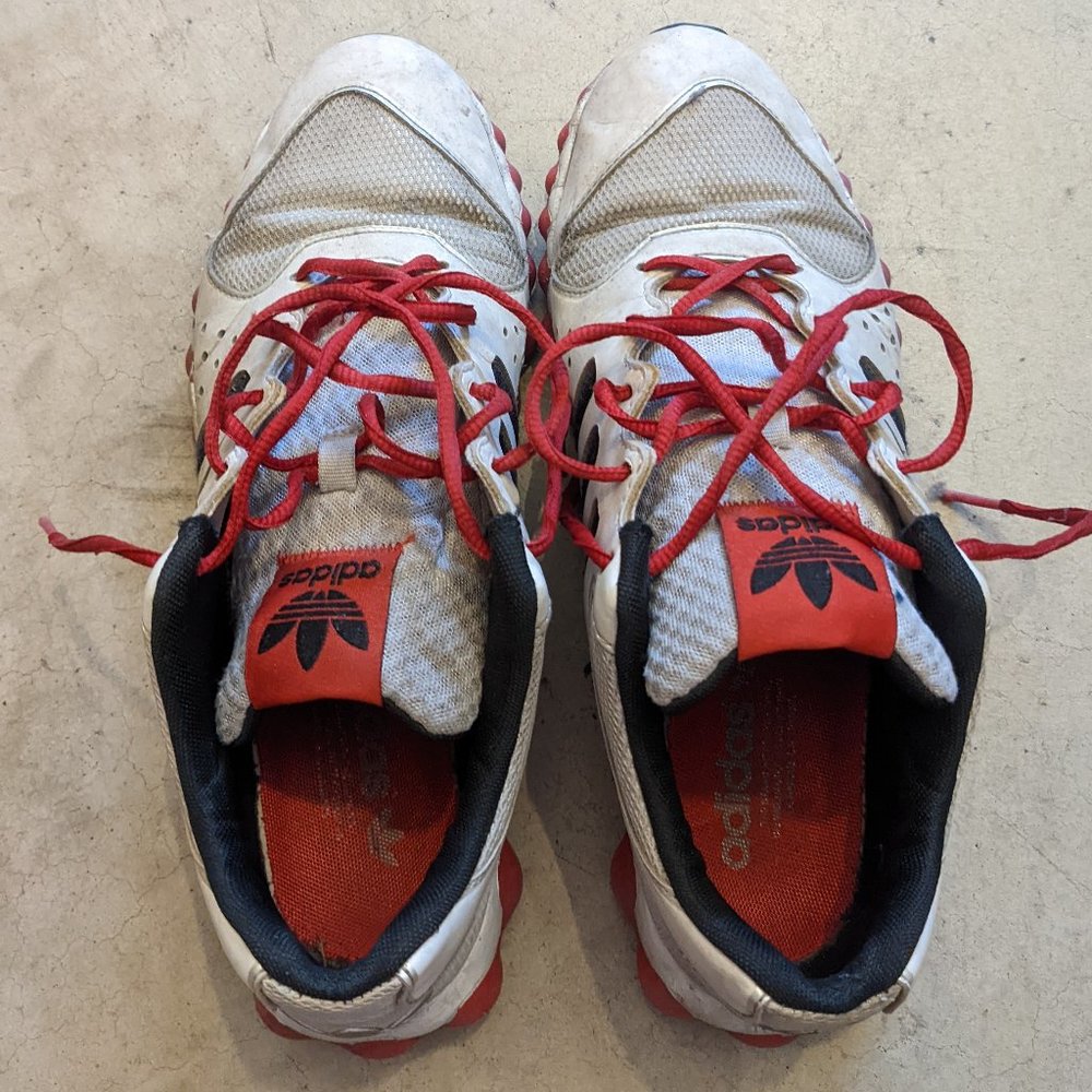 Adidas MEGA SOFTCELL red/white men's shoes size 9 USED lots of treadlife left